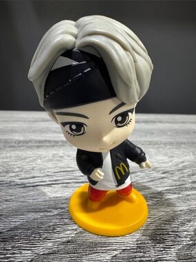 McDonald’s | TinyTAN x BTS Encore Edition: V (2025) - Collectible Toy Figure